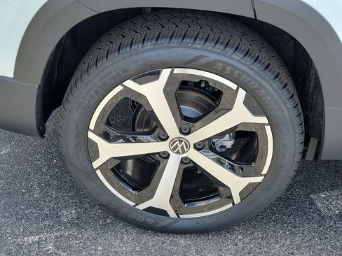 New 2026 Volkswagen Taos SEL AWD/4WD image 5