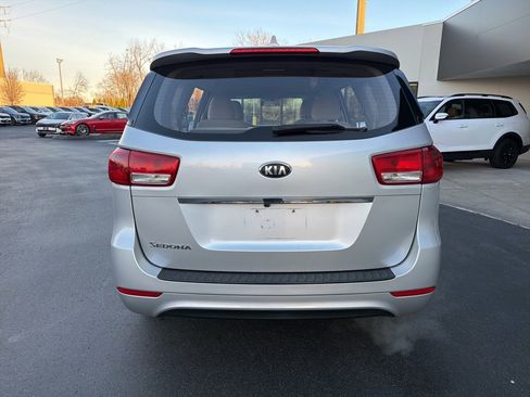 Certified 2018 Kia Sedona L image 7