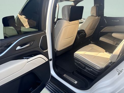 Used 2021 Cadillac Escalade Sport w/ Driver Assist Tech Package AWD/4WD image 11