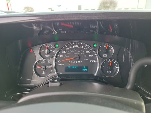 Used 2018 GMC Savana 2500 Extended w/ Enhanced Convenience Package image 24