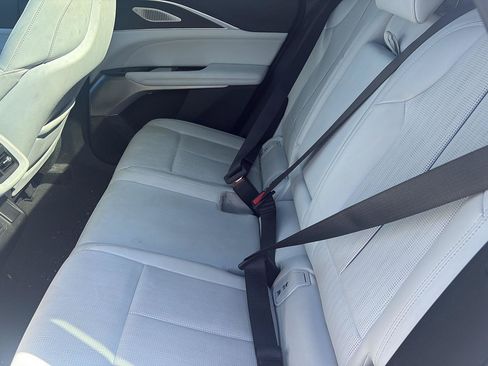 Used 2024 Cadillac Lyriq Luxury AWD/4WD image 13