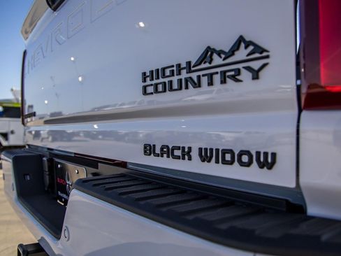 Used 2025 Chevrolet Silverado 3500 High Country w/ High Country Premium Package AWD/4WD image 16