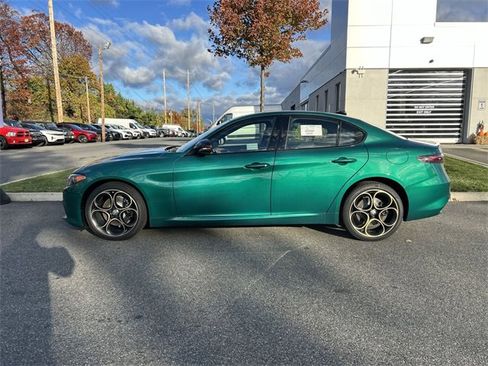 New 2025 Alfa Romeo Giulia AWD w/ Driving Assist Package image 5