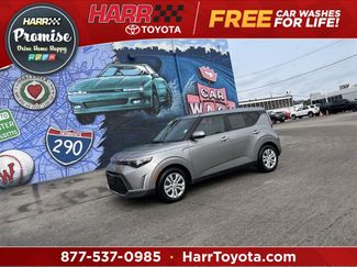 Used 2023 Kia Soul LX image 1