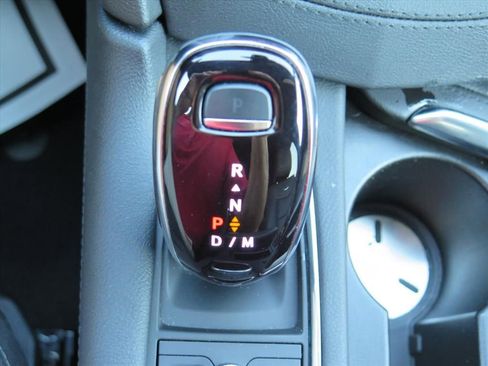 Used 2025 Cadillac XT5 Premium Luxury image 19