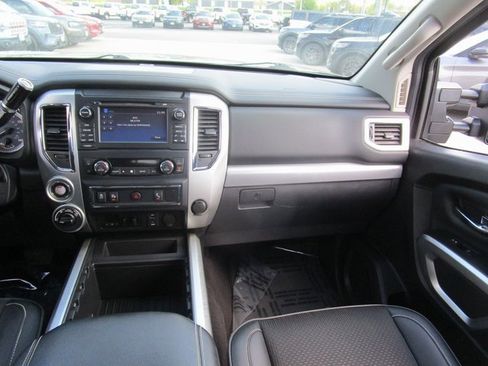 Used 2017 Nissan Titan PRO-4X image 23