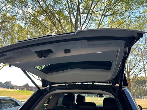 Used 2020 Land Rover Range Rover HSE image 30