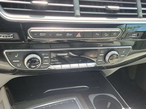 Used 2018 Audi Q7 3.0T Prestige AWD/4WD image 25