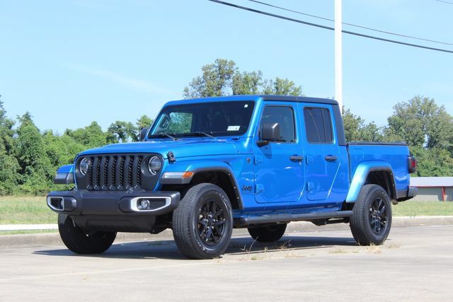 Used 2022 Jeep Gladiator Sport AWD/4WD image 1