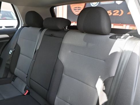 Used 2016 Volkswagen e-Golf SE w/ DC Fast Charging Package image 38