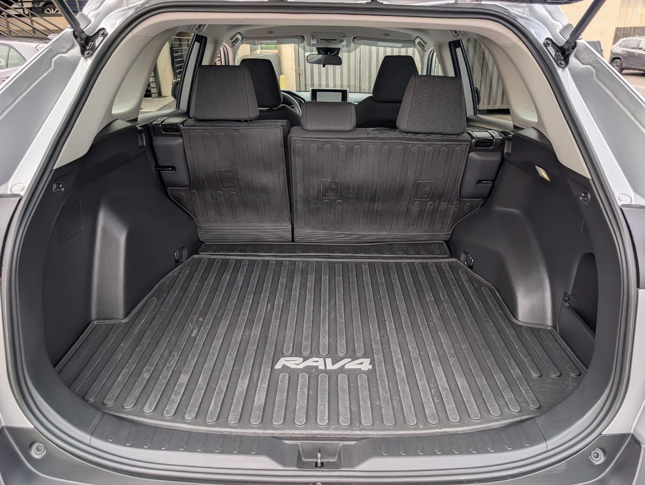 Used 2025 Toyota RAV4 LE FWD image 9