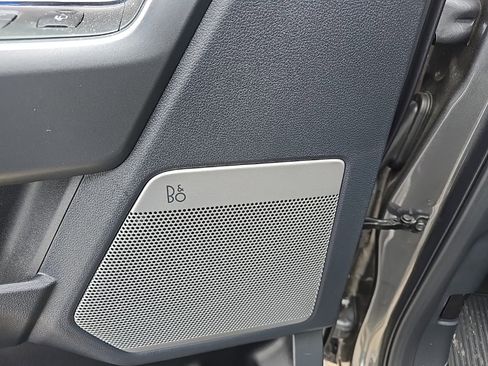 Used 2025 Ford F350 Lariat w/ Black Appearance Package image 8