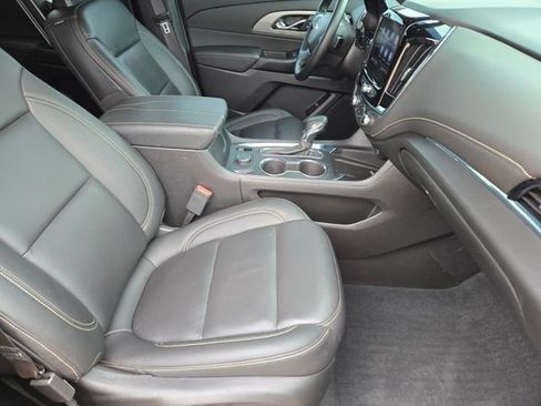 Used 2023 Chevrolet Traverse LT w/ Rear Camera Mirror Package AWD/4WD image 15