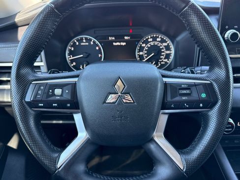 Used 2024 Mitsubishi Outlander SE FWD image 25