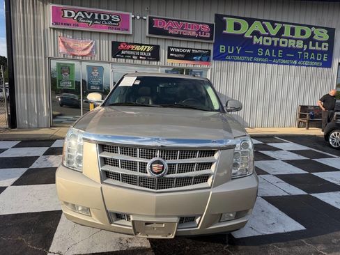 Used 2013 Cadillac Escalade ESV Platinum AWD/4WD image 3