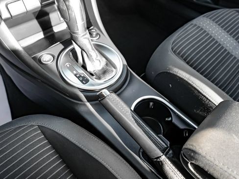 Used 2014 Volkswagen Beetle R-Line FWD image 17