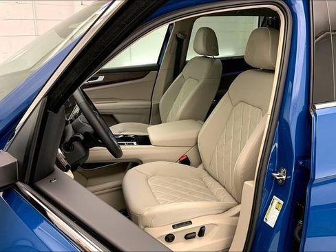 Used 2025 Volkswagen Atlas SEL Premium R-Line image 25