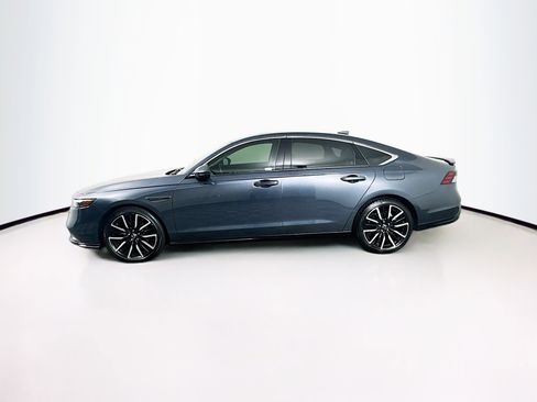 Used 2023 Honda Accord Touring image 4