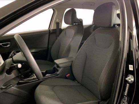 Used 2025 Kia K4 FWD image 22
