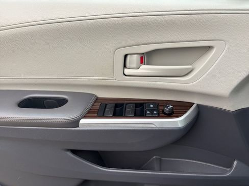 Used 2021 Toyota Sienna LE image 16