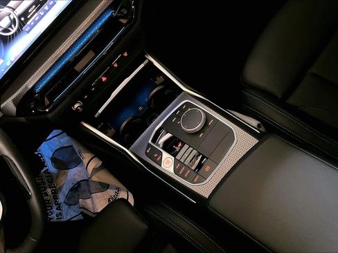 Used 2025 BMW 330i Sedan w/ Premium Package image 11