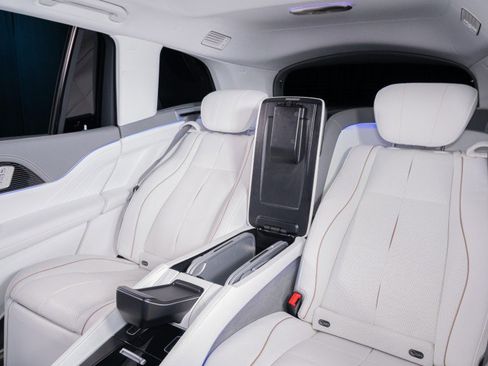 Certified 2023 Mercedes-Benz Maybach GLS 600 Maybach 600 4MATIC® SUV image 40