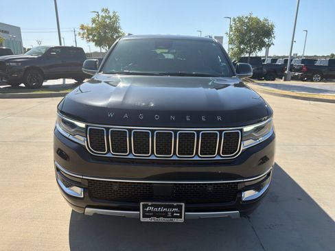 Used 2024 Jeep Wagoneer Series II w/ Flexible Seating Group AWD/4WD image 8