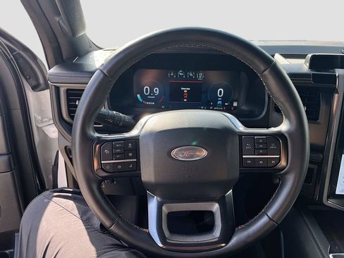 Used 2024 Ford Expedition Platinum AWD/4WD image 11