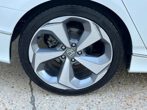 Used 2019 Honda Accord Touring image 35