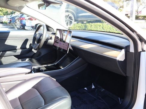 Used 2020 Tesla Model 3 Long Range image 29