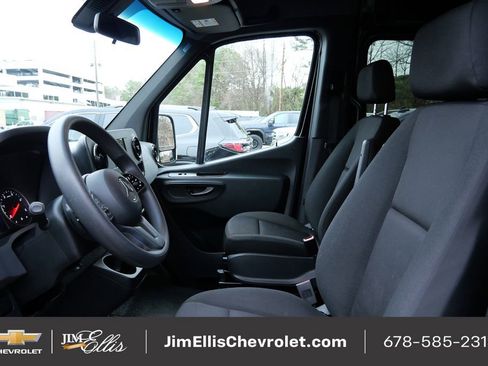 Used 2024 Mercedes-Benz Sprinter 2500 image 6