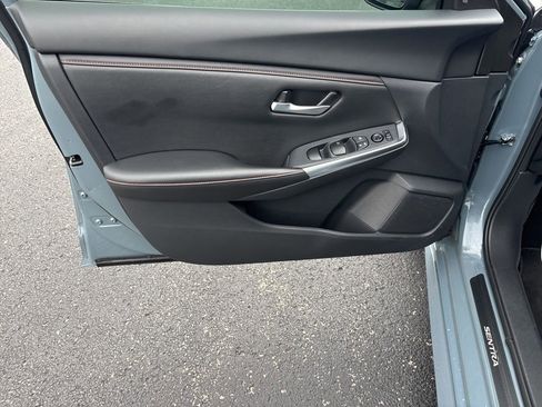 Used 2025 Nissan Sentra SR image 25