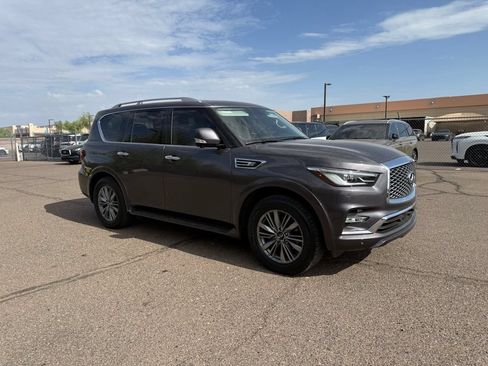 Certified 2023 INFINITI QX80 Luxe w/ All-Season Package RWD image 3