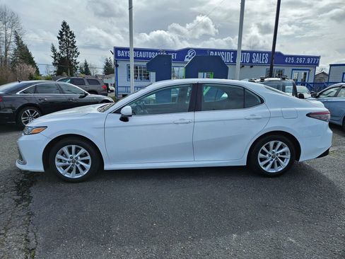 Used 2024 Toyota Camry LE image 2