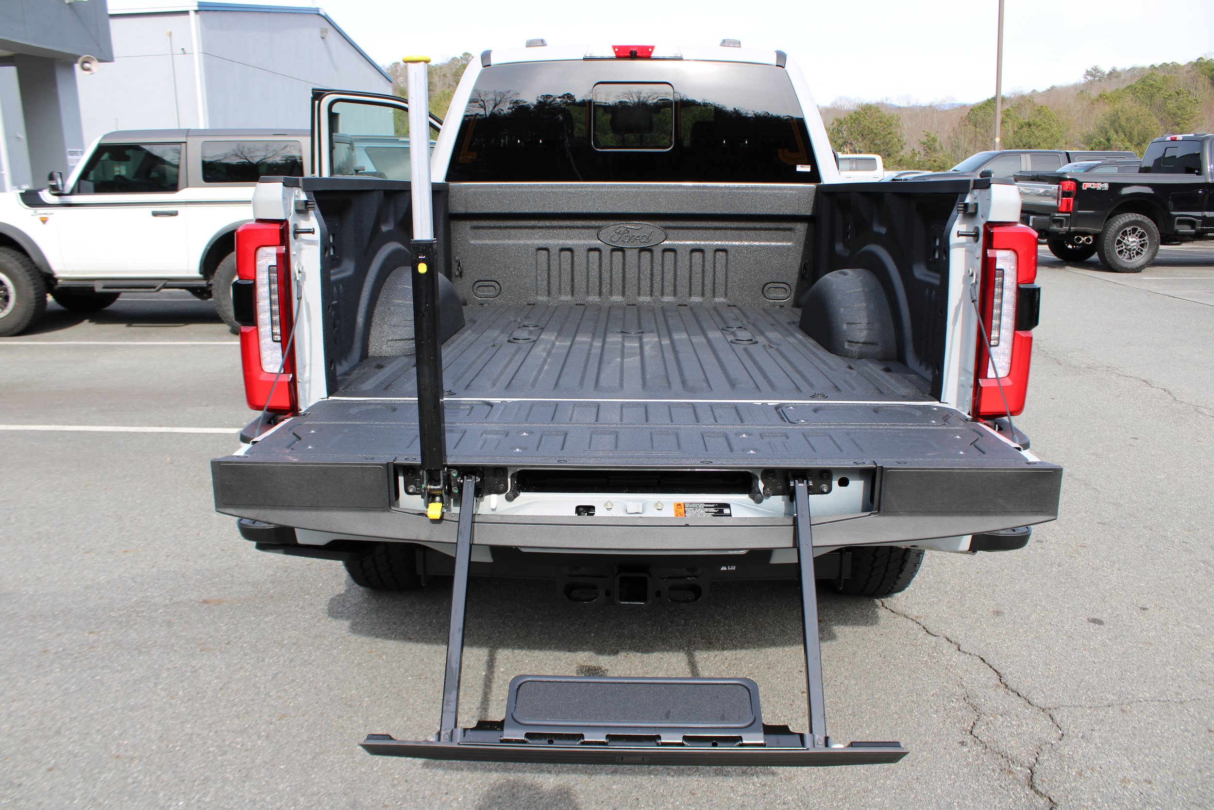 New 2026 Ford F250 Platinum AWD/4WD image 9