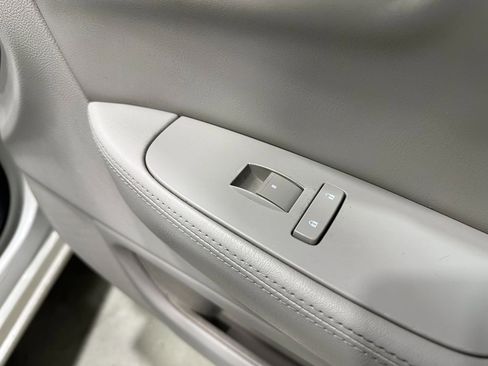 Used 2010 Cadillac DTS Luxury image 9