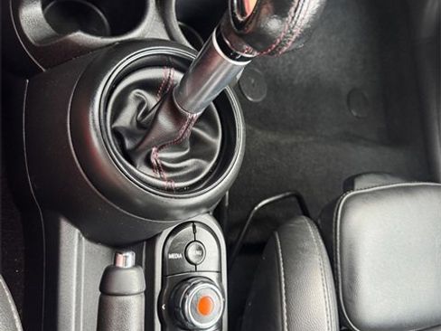 Used 2019 MINI Cooper S w/ Premium Package image 27