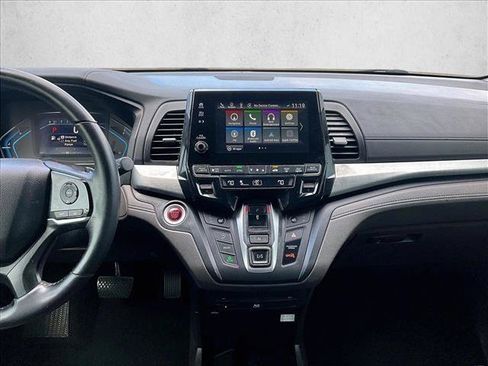 Used 2018 Honda Odyssey Touring image 8