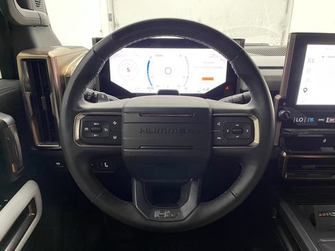 Used 2025 GMC Hummer EV 2X w/ LPO, Illumination Package AWD/4WD image 23
