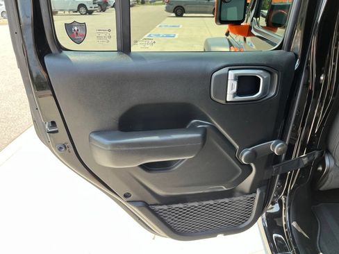 Used 2021 Jeep Wrangler Unlimited Sport AWD/4WD image 17