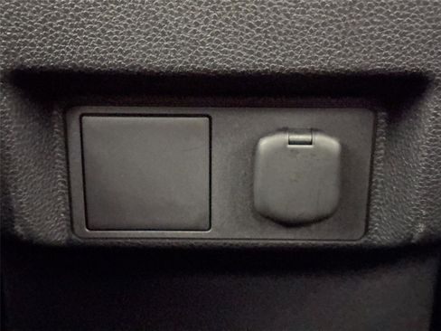 Certified 2025 Toyota Tacoma TRD Sport image 33