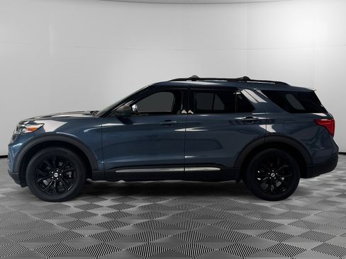 Used 2020 Ford Explorer XLT w/ Equipment Group 202A AWD/4WD image 5