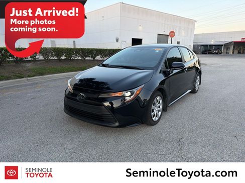 Used 2025 Toyota Corolla LE FWD image 1