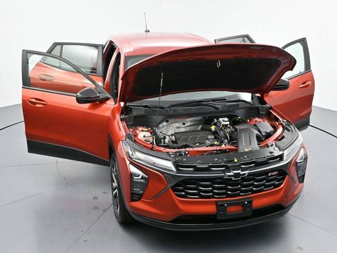 Used 2024 Chevrolet Trax RS w/ Driver Confidence Package FWD image 39
