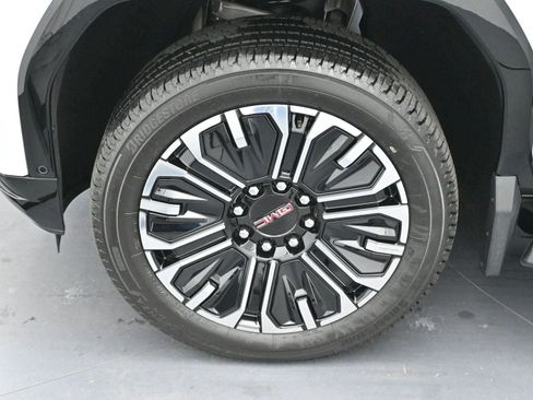 Used 2026 GMC Sierra EV Denali image 31