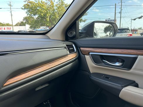 Used 2017 Honda CR-V Touring image 19