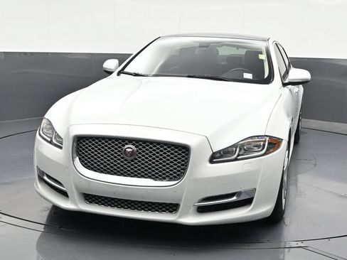 Used 2016 Jaguar XJ L Portfolio RWD image 8