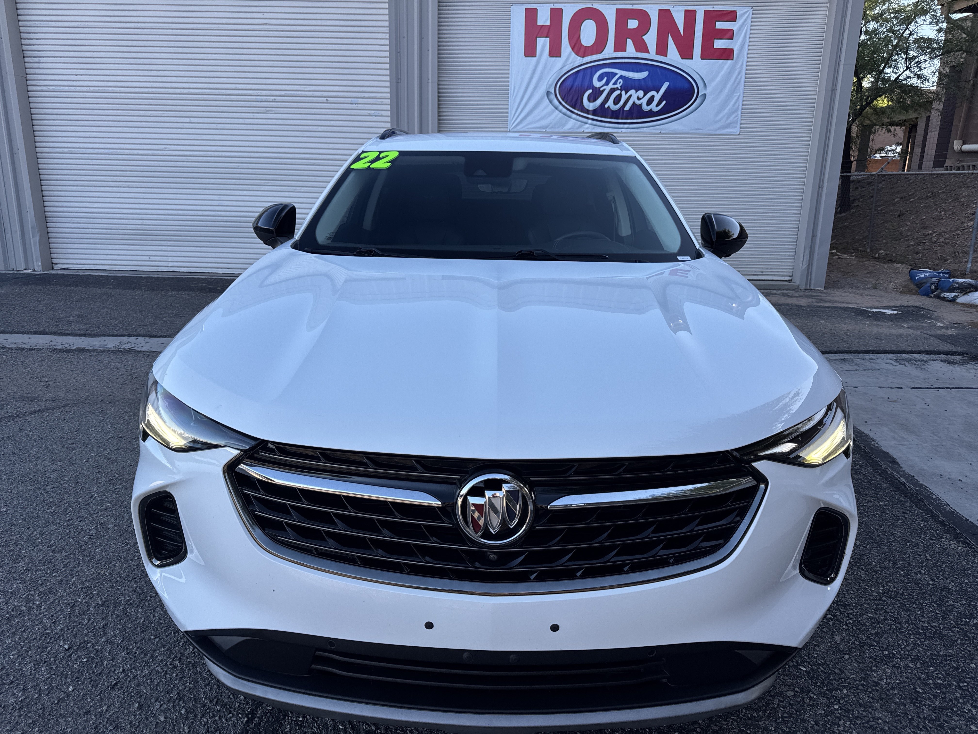 Used 2022 Buick Envision Essence w/ Technology Package II FWD image 2