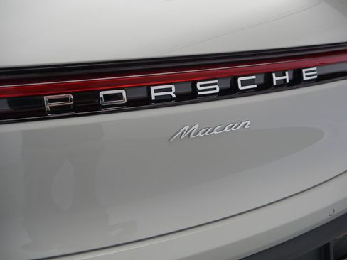 New 2026 Porsche Macan AWD/4WD image 11