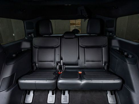 Used 2025 Ford Expedition Platinum w/ Stealth Performance Package image 36